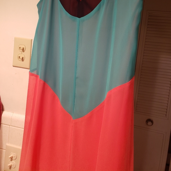 Enforce Studio Sleeveless Dress - Picture 3 of 14